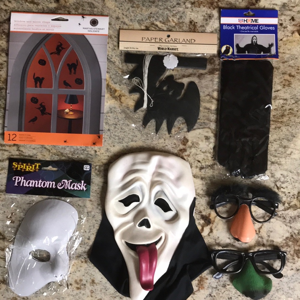 Halloween decorations & masks